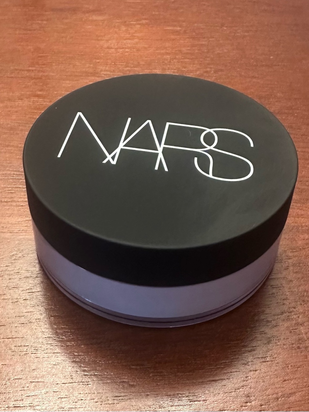 NARS Light Reflecting Loose Powder~Translucent Crystal - Picture 2 of 4
